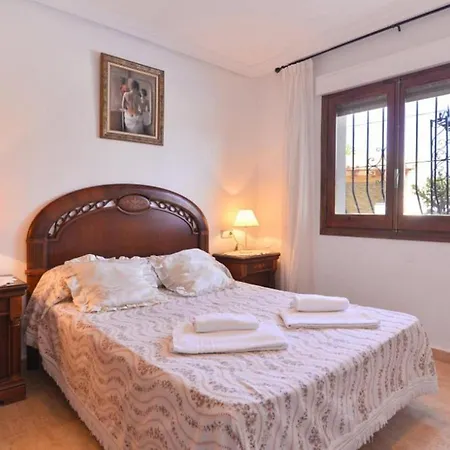 Cruz - Plusholidays Vila Calpe